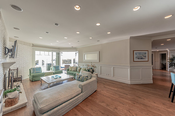 17 downstairs living room (1) (1)