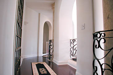Interior Upper Foyer 01-06