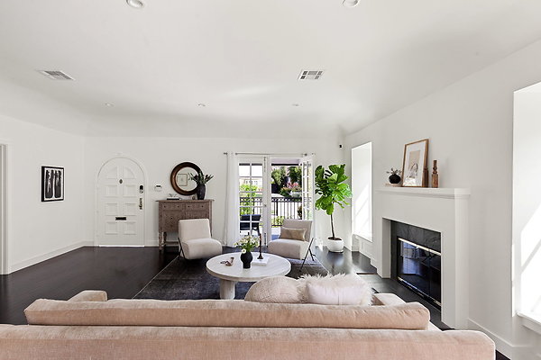 10-web-or-mls-203-n-lucerne-blvd