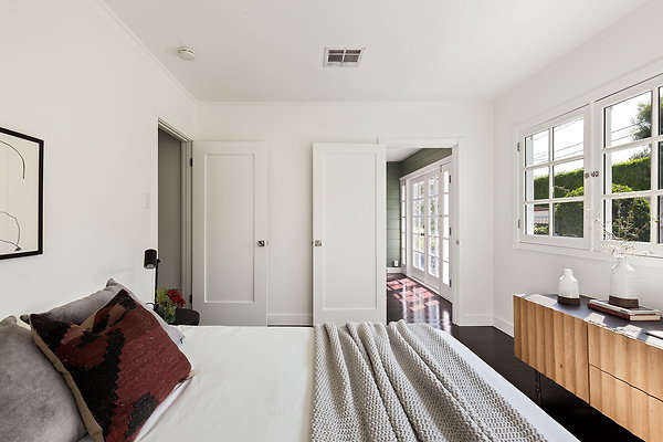 35-web-or-mls-203-n-lucerne-blvd