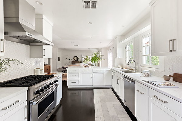 24-web-or-mls-203-n-lucerne-blvd