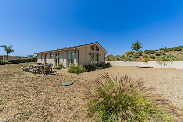 Guesthouse2 Driveway