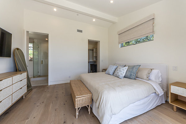 Guesthouse Bedroom (1)