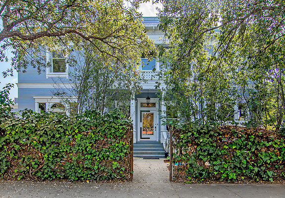 2400GramercyPlace.0009