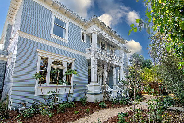 2400GramercyPlace.0002