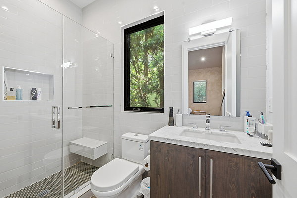 21-web-or-mls-13135-chandler-blvd 21-web-or-mls-13135-chandler-blvd