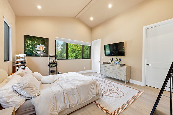 18-web-or-mls-13135-chandler-blvd 18-web-or-mls-13135-chandler-blvd