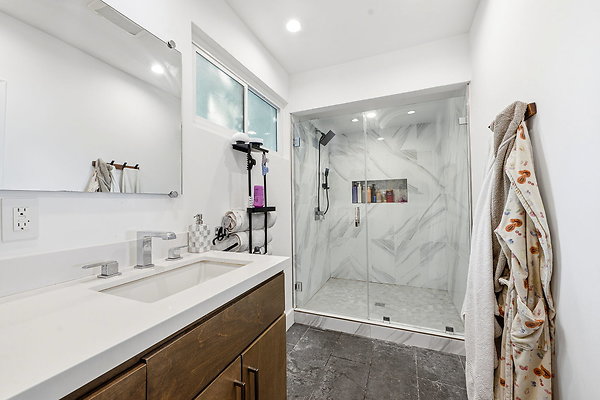49-web-or-mls-13135-chandler-blvd 49-web-or-mls-13135-chandler-blvd