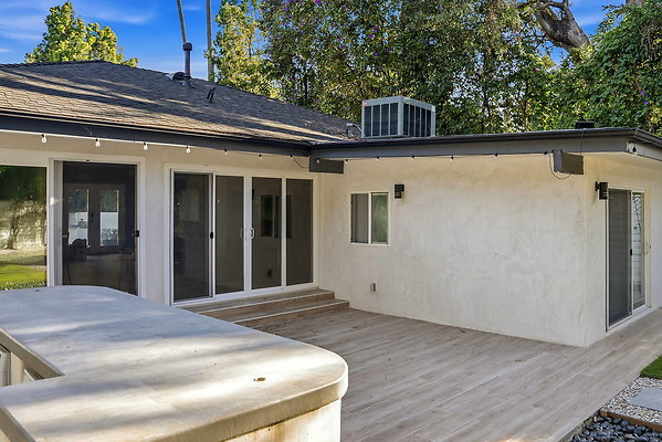 55-web-or-mls-13135-chandler-blvd 55-web-or-mls-13135-chandler-blvd