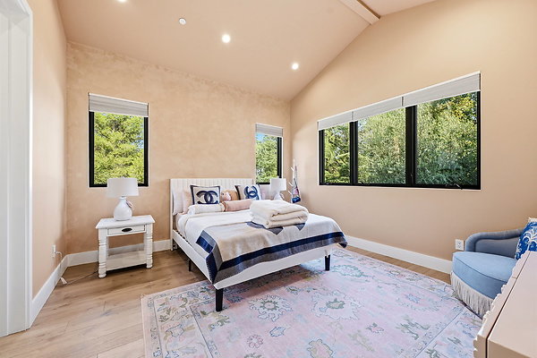 15-web-or-mls-13135-chandler-blvd 15-web-or-mls-13135-chandler-blvd