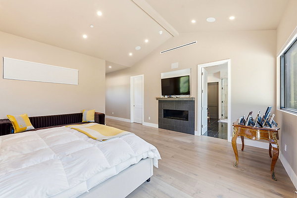 27-web-or-mls-13135-chandler-blvd 27-web-or-mls-13135-chandler-blvd