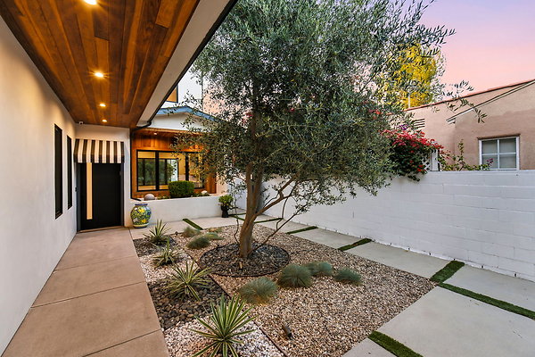 4-web-or-mls-13135-chandler-blvd 4-web-or-mls-13135-chandler-blvd