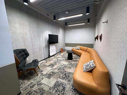 Fab-Factory-69-3rdFloor-MeetingRoomB1