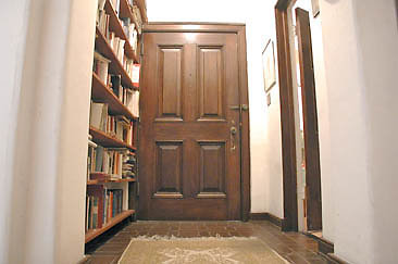 Interior Foyer 01-08
